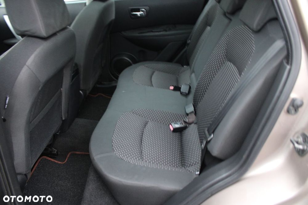 Nissan Qashqai 2.0 dCi 4 x 4 DPF tekna - 24