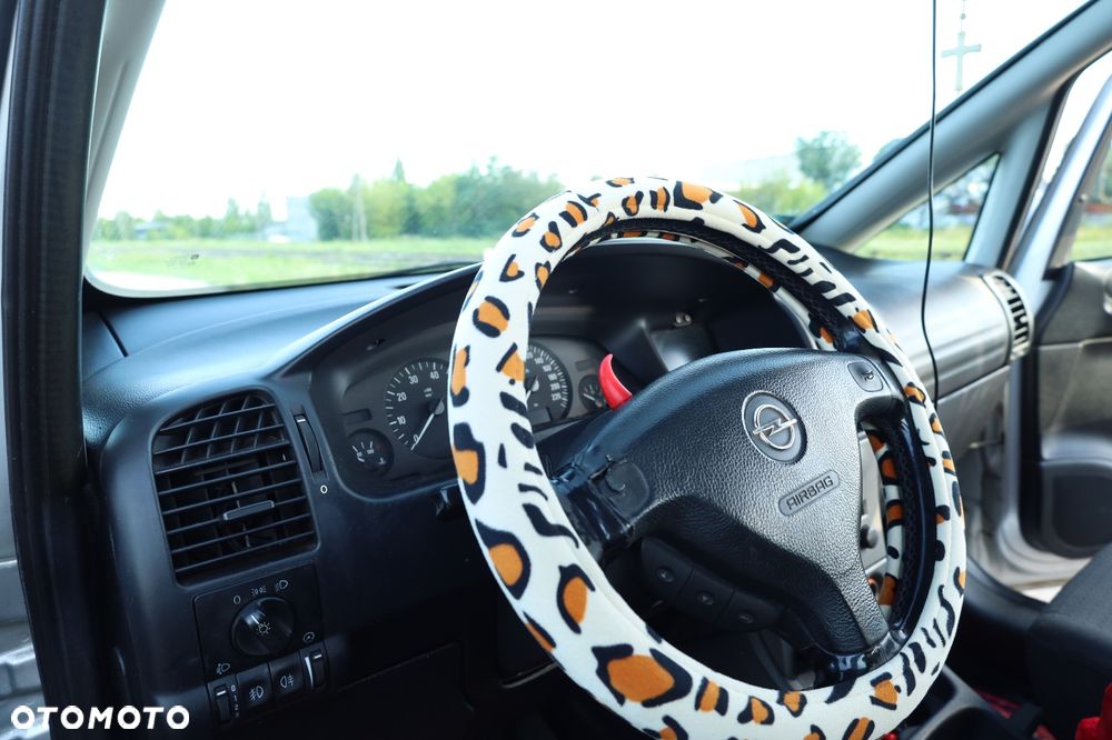 Opel Zafira 1.8 16V Comfort - 16