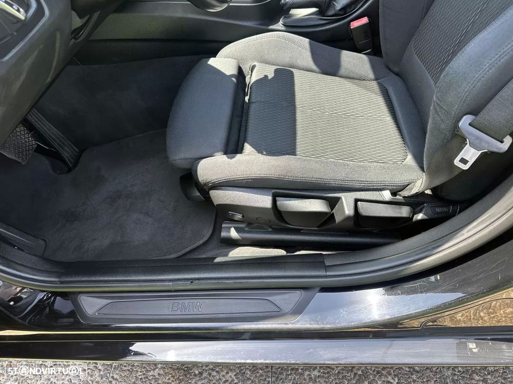 BMW 320 d Aut. Sport Line - 40