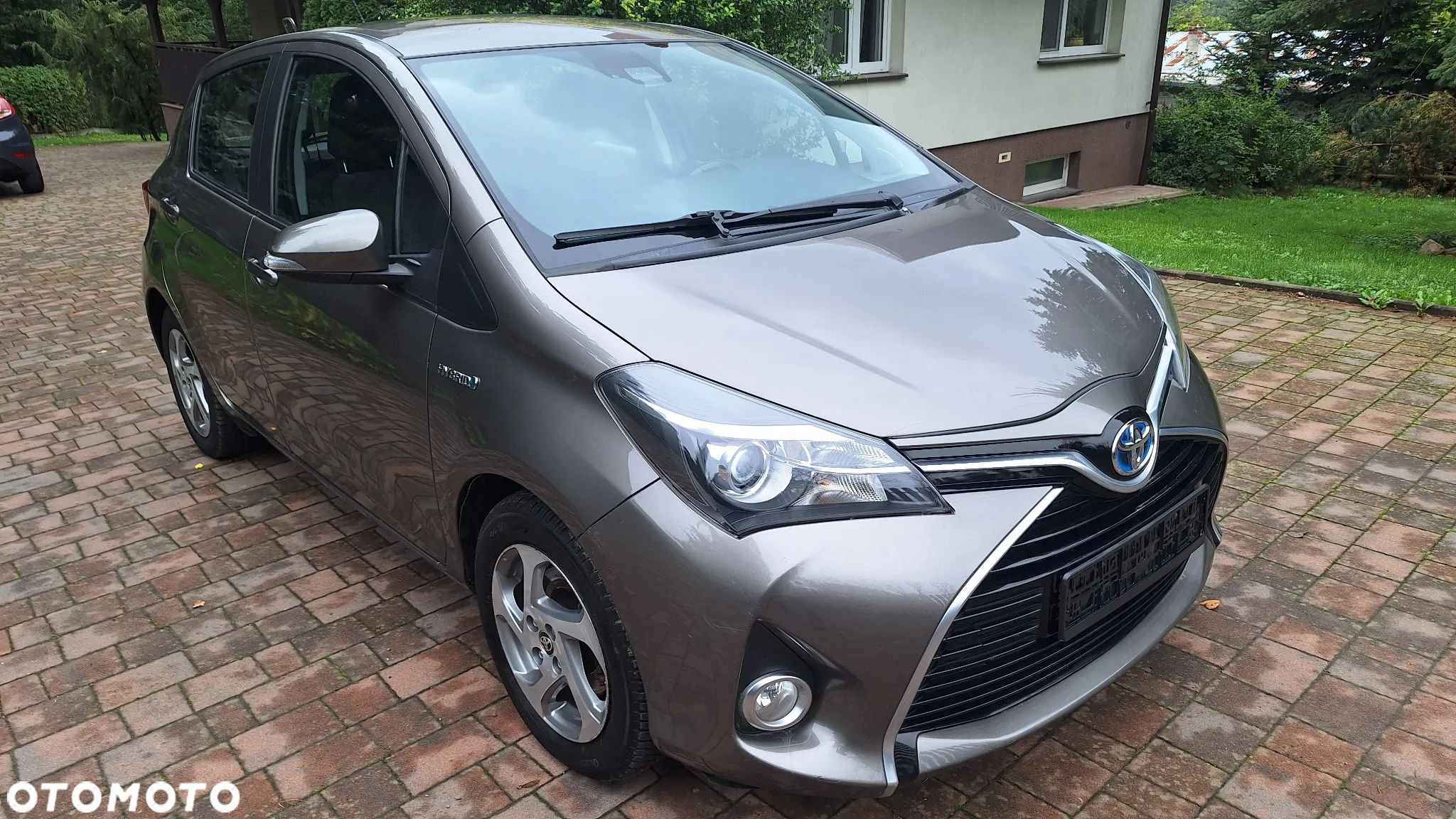 Toyota Yaris Hybrid 1.5 VVT-i Style - 1