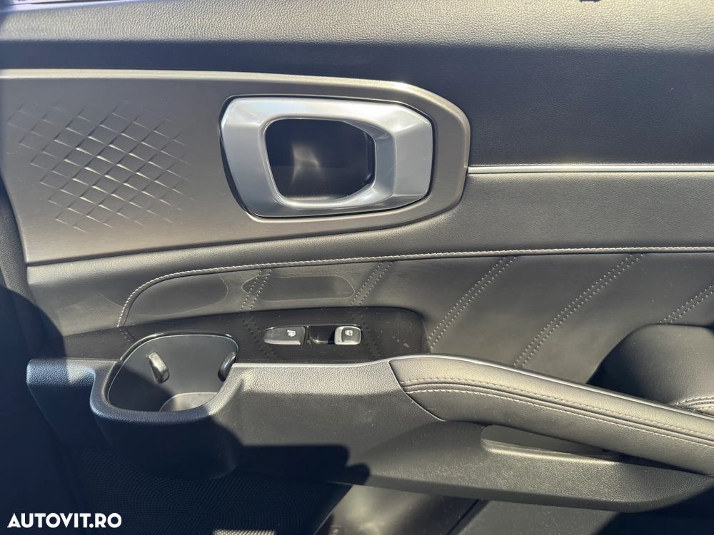 Kia Sorento 1.6 T-GDI HEV 6AT 4x2 5P Design - 25