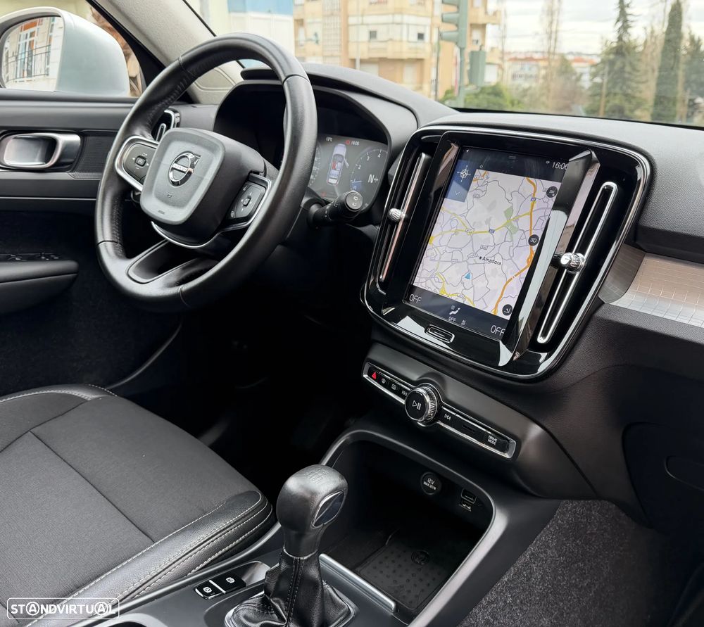 Volvo XC 40 1.5 T3 Momentum Tech Edition - 21