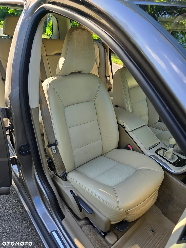 Volvo V70 2.5T Summum - 22