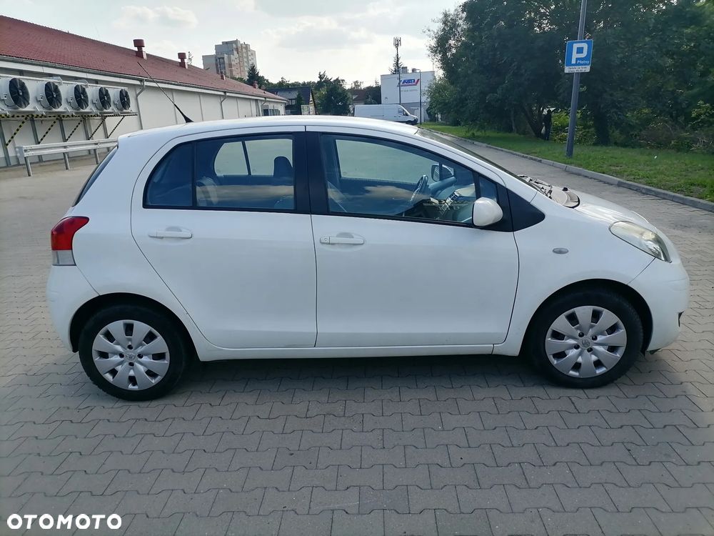 Toyota Yaris - 4