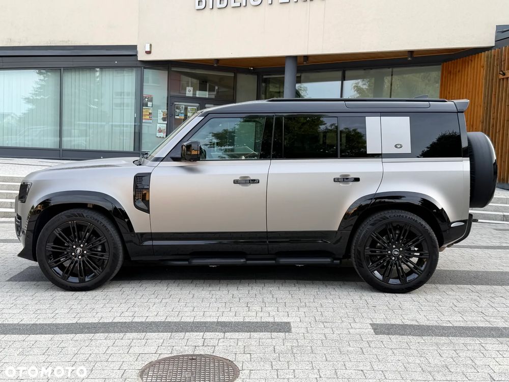 Land Rover Defender 3.0 D300 mHEV X-Dynamic SE - 25