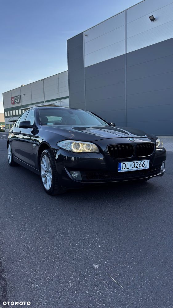 BMW Seria 5 528i xDrive Luxury Line - 2
