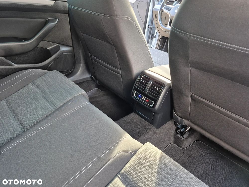 Volkswagen Passat 2.0 TDI EVO Business DSG - 16