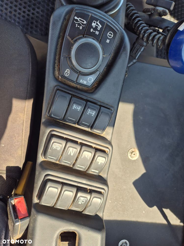 Inny AEBI MT740-S / 4X4 / POJAZD KOMUNALNY / PŁUG BUCHER / SOLARKA / PIASKARKA / HAKOWIEC / POJAZD SPECJALNY / SERWISOWANY / BEZWYPADKOWY / ODŚNIEŻANIE DRÓG / EURO 6 - 29