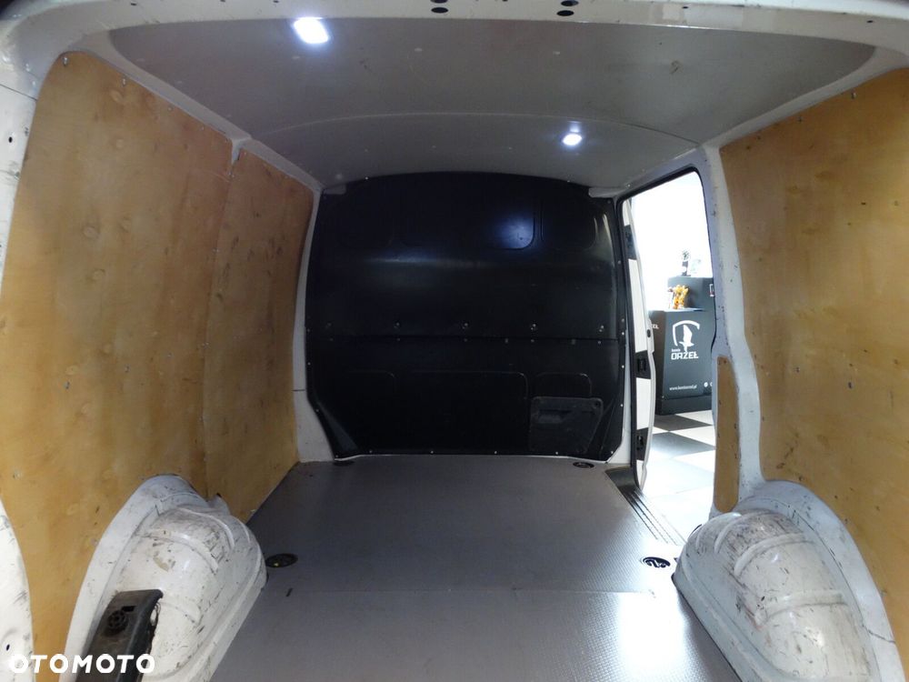 Volkswagen Transporter - 16