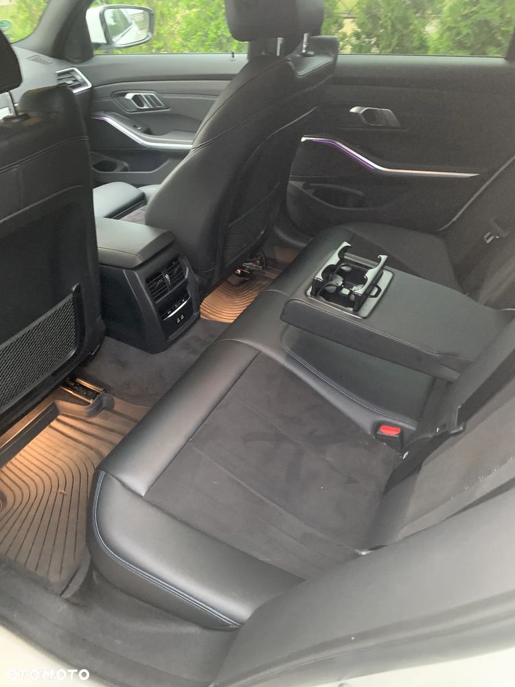 BMW Seria 3 318i M Sport - 3