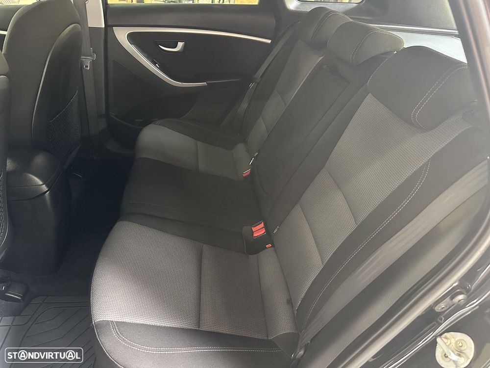 Hyundai i30 CW - 8
