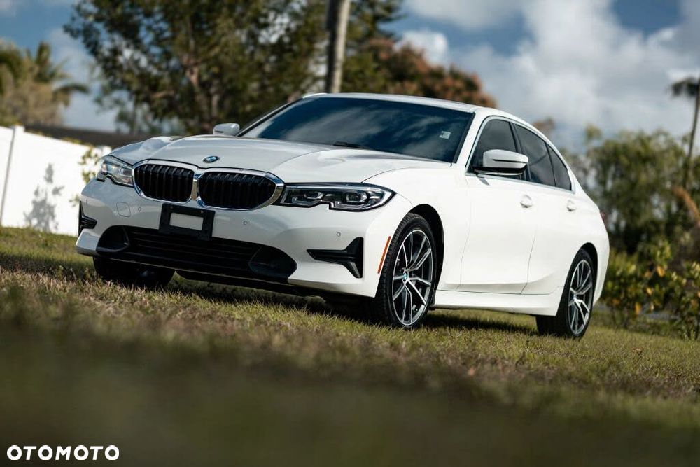 BMW Seria 3 330i xDrive M Sport - 1