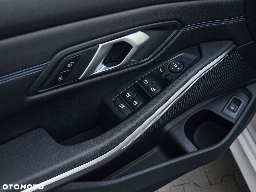 BMW Seria 3 - 24