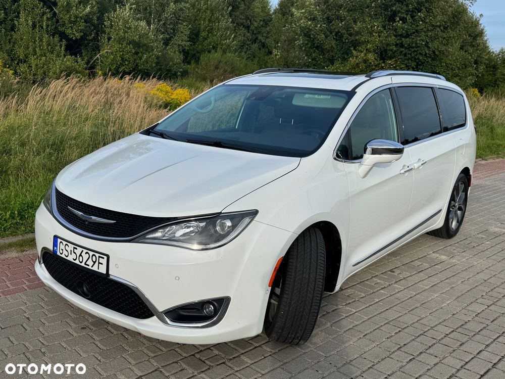 Chrysler Pacifica - 2
