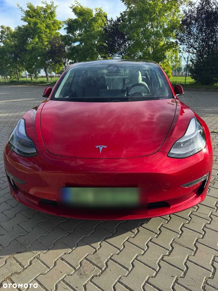 Tesla Model 3 - 3