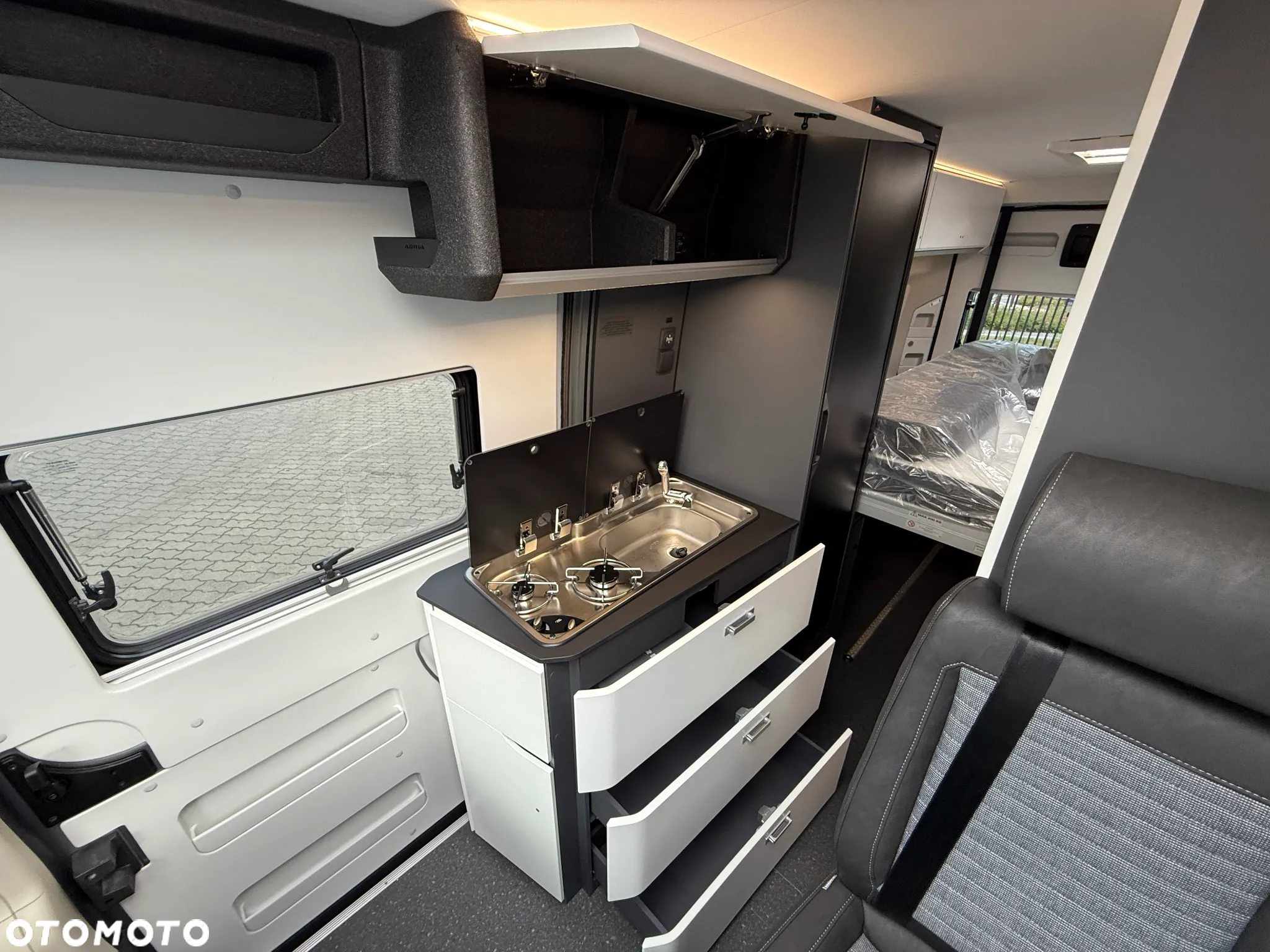 Adria Twin Supreme 640 SGX - 16