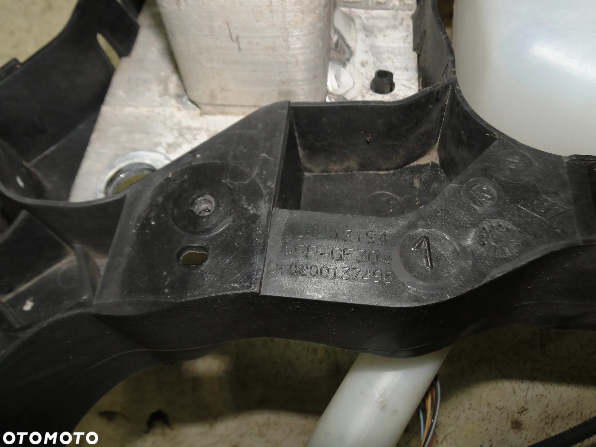 RENAULT SCENIC II 2 PAS PRZEDNI WZMOCNIENIE BELKA ZDERZAKA PRZÓD ZBIORNICZEK SPRYSKIWACZY - 20