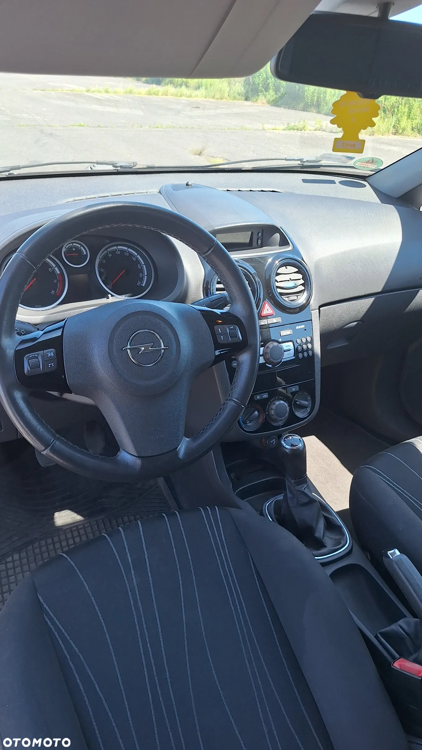 Opel Corsa 1.4 16V 111 - 11