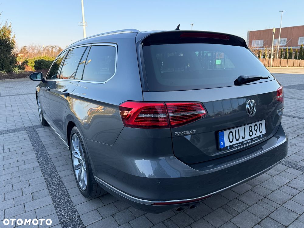 Volkswagen Passat 2.0 TDI SCR DSG 4Motion Elegance - 4
