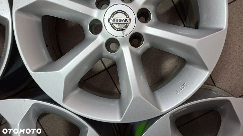 Felgi Aluminiowe 17 Nissan Pathfinder 6x114.3 ET 30 - 9