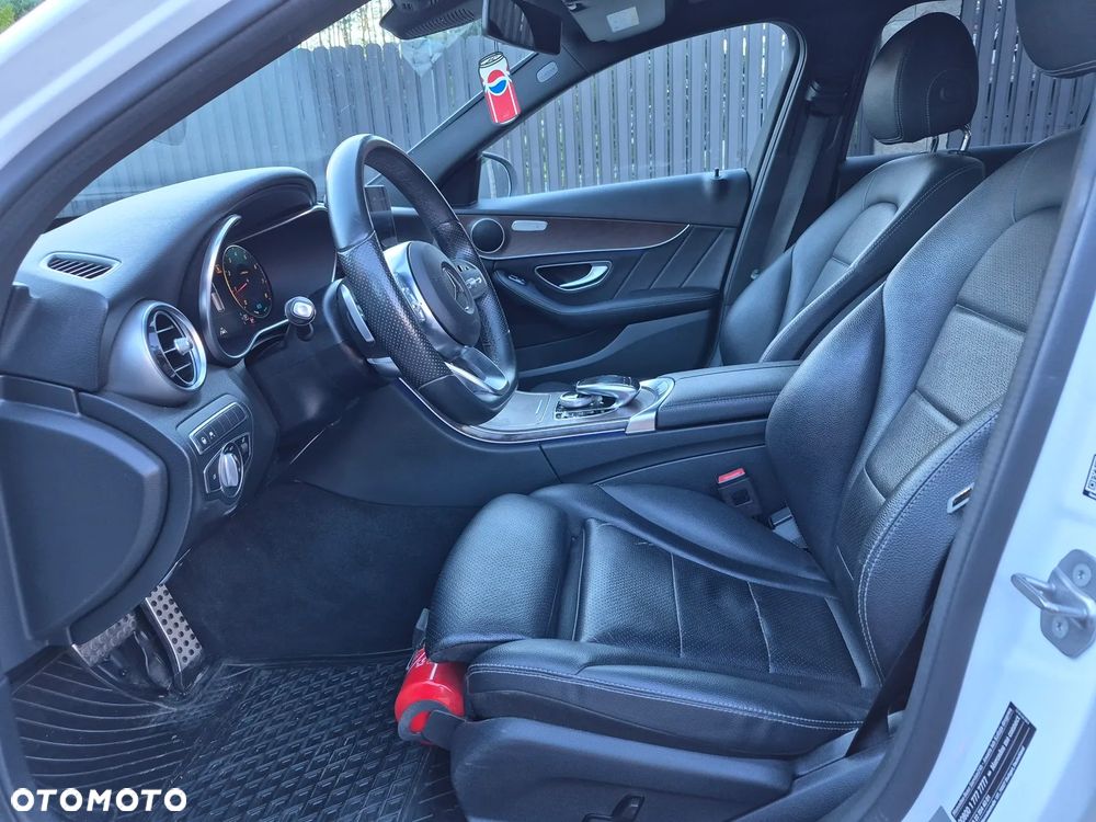 Mercedes-Benz Klasa C 300 9G-TRONIC - 27