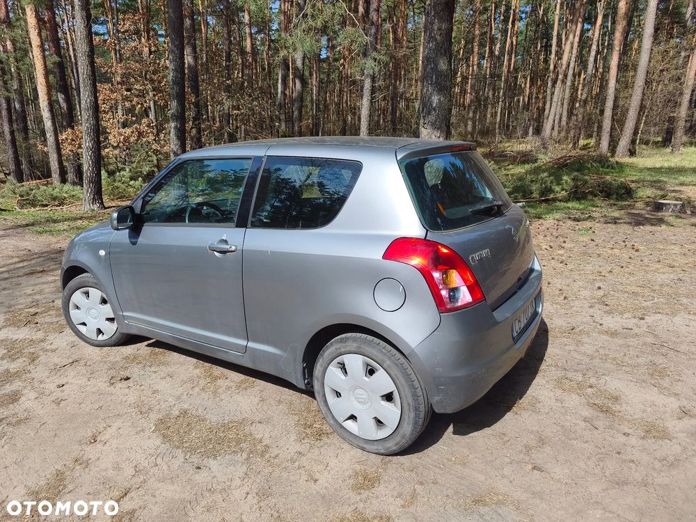 Suzuki Swift 2009 photo 5