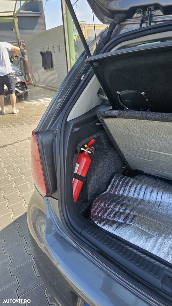 Volkswagen Polo - 9