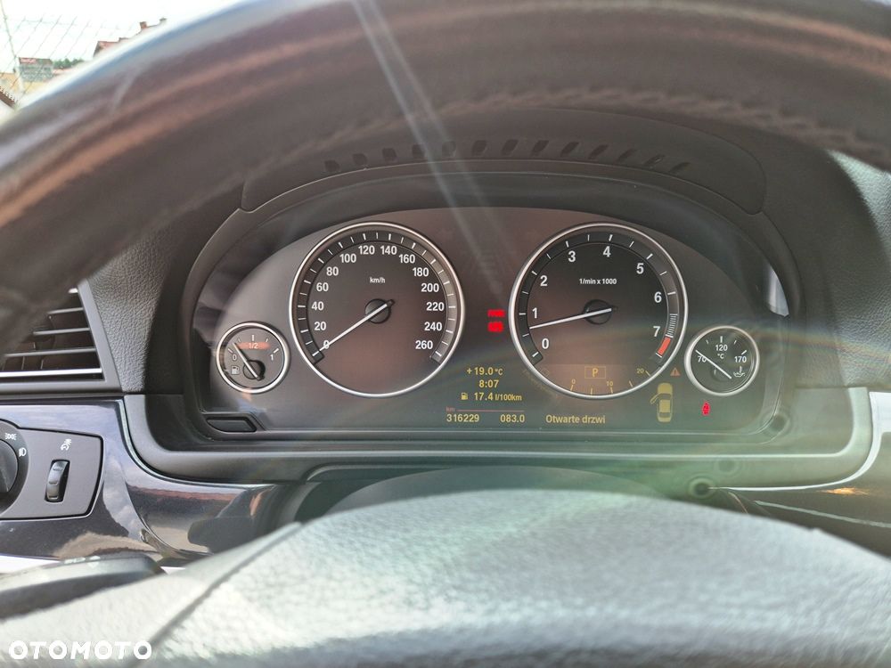 BMW Seria 5 528i - 15