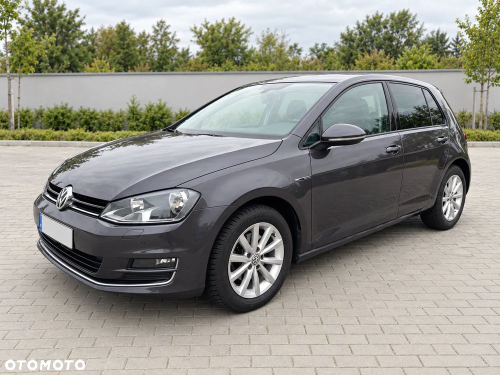 Volkswagen Golf - 1