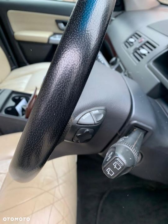 kierownica volvo xc90 skora pod navigacje stan bdb - 2