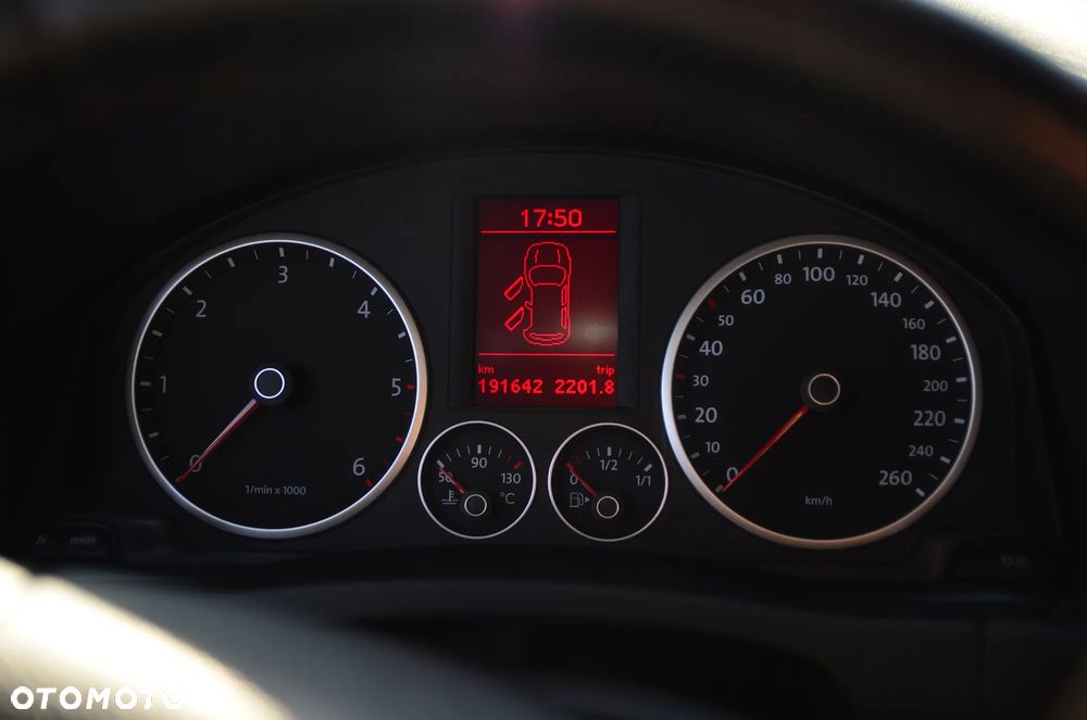 Volkswagen Tiguan - 8