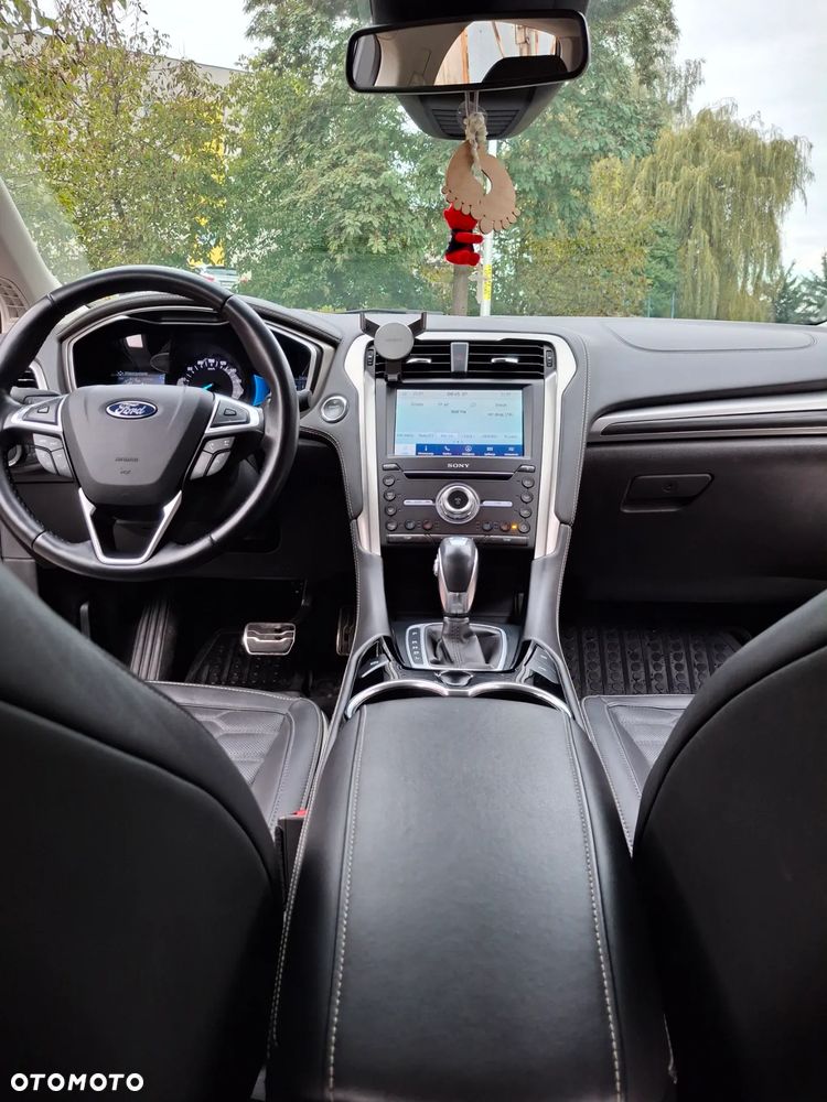 Ford Mondeo 2.0 Hybrid Vignale - 13