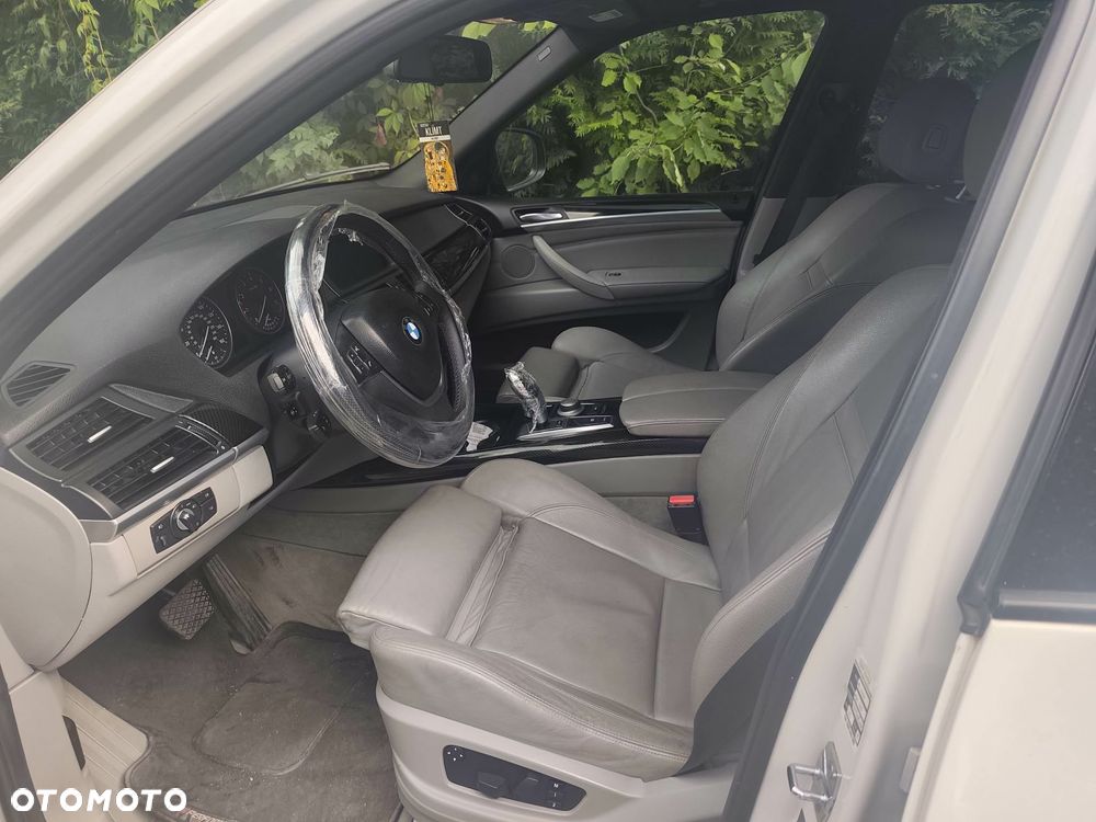 BMW X5 3.0si - 2