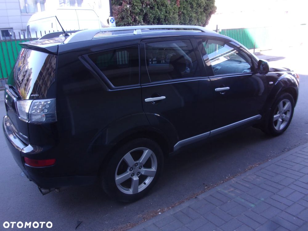 Mitsubishi Outlander - 15