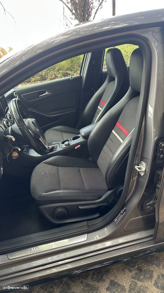 Mercedes-Benz A 180 d AMG Line - 12