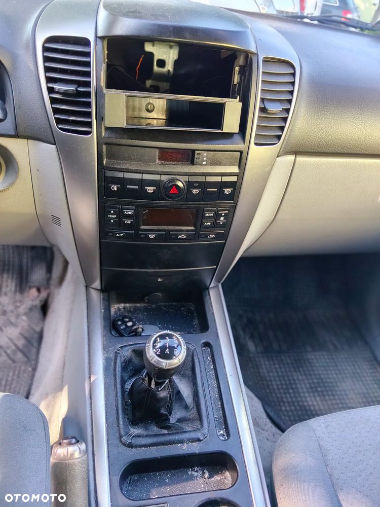 Kia Sorento I 2.5 CRDi 3X Cały na części - 9