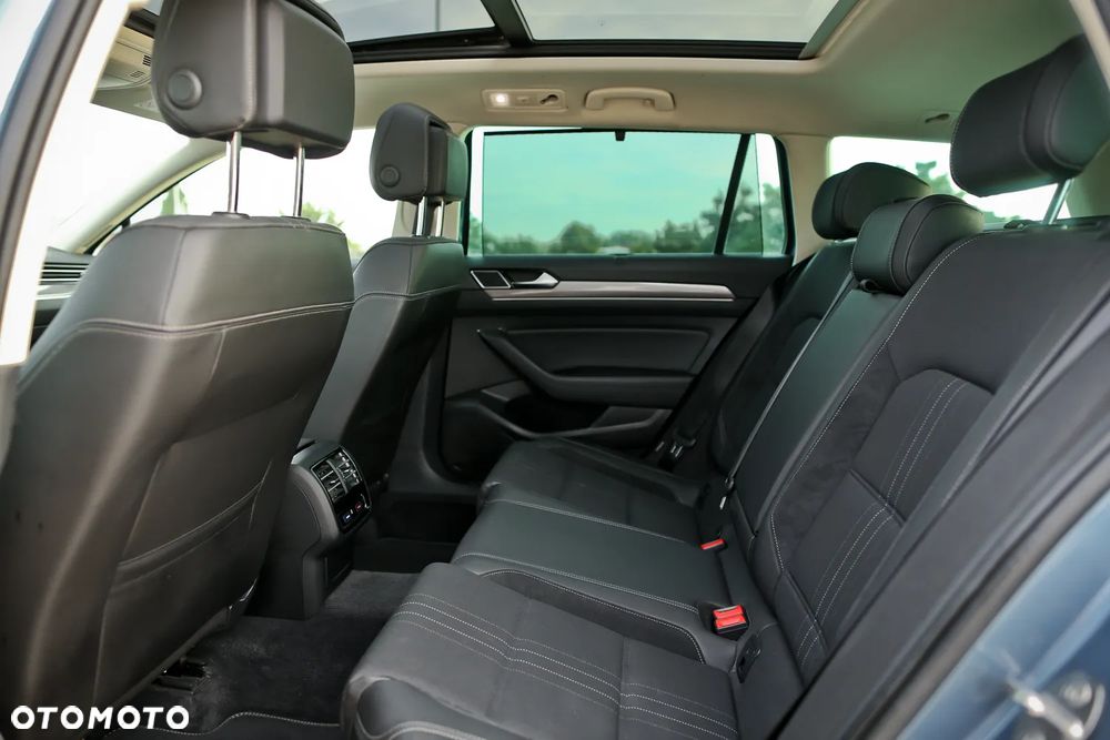 Volkswagen Passat Alltrack - 19