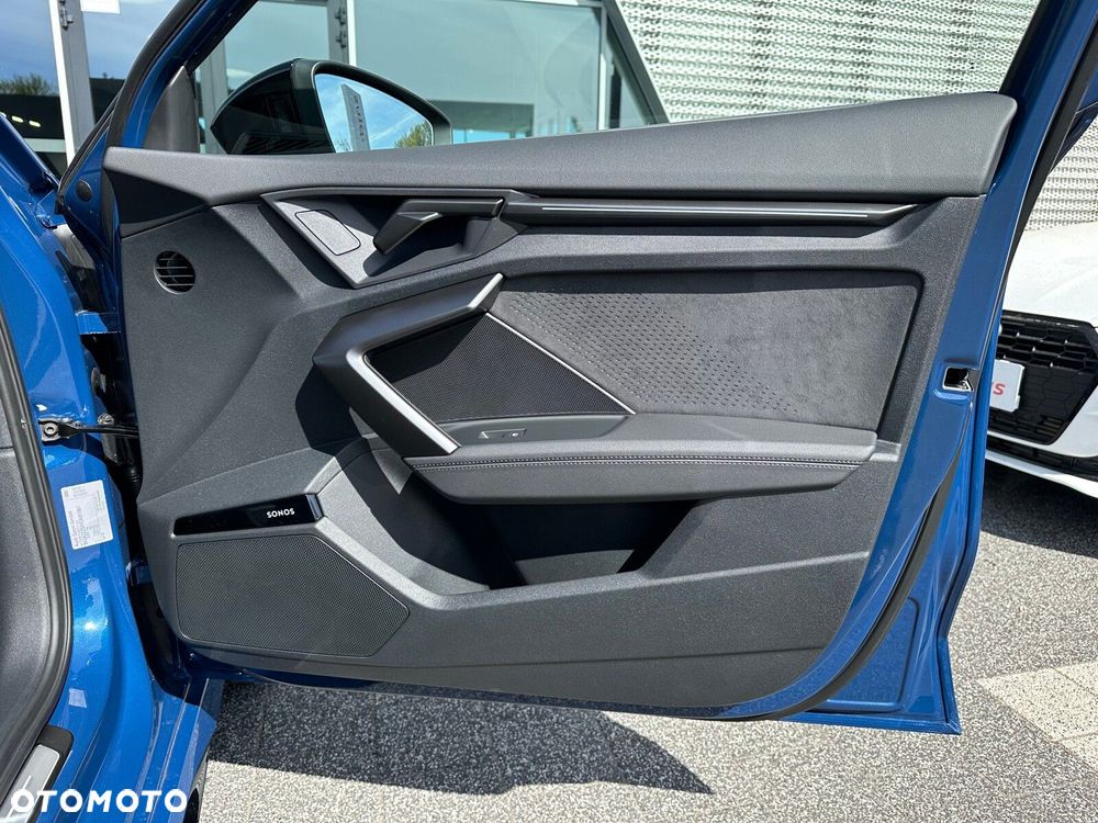 Audi RS3 Limousine - 22