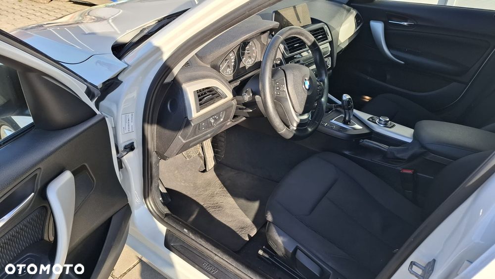 BMW Seria 1 118d Sport Line - 12