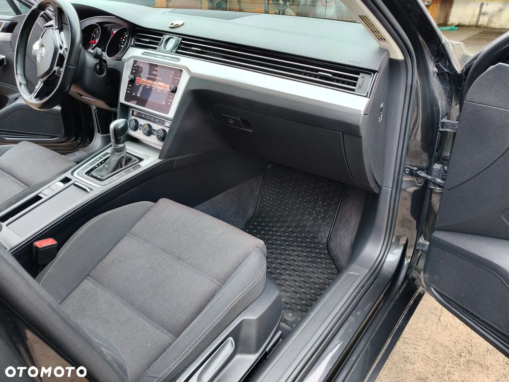 Volkswagen Passat 1.8 TSI BMT Comfortline DSG - 25