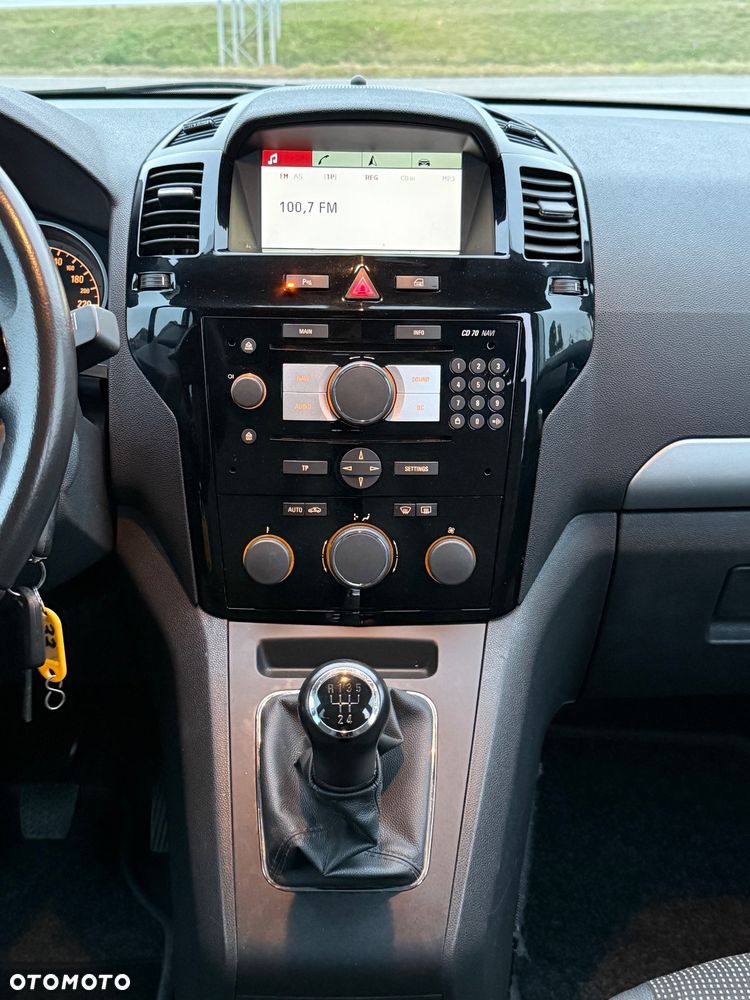Opel Zafira 1.8 Cosmo - 27
