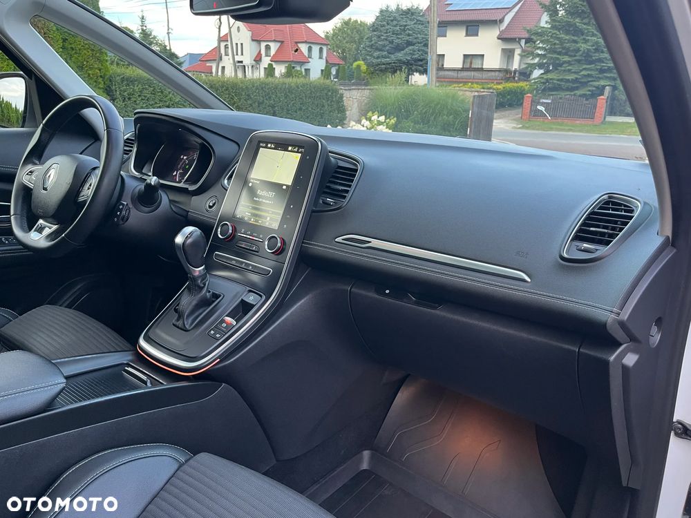 Renault Grand Scenic - 20