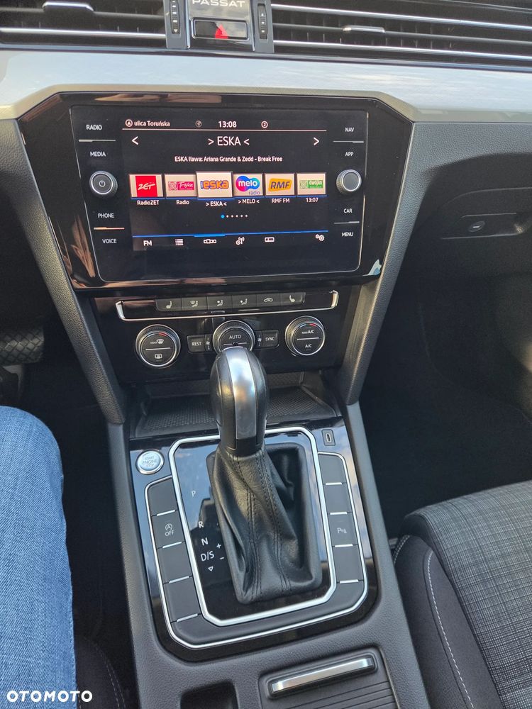 Volkswagen Passat 2.0 TDI SCR DSG Business - 22