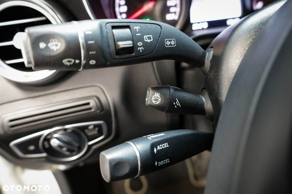 Mercedes-Benz GLC - 24