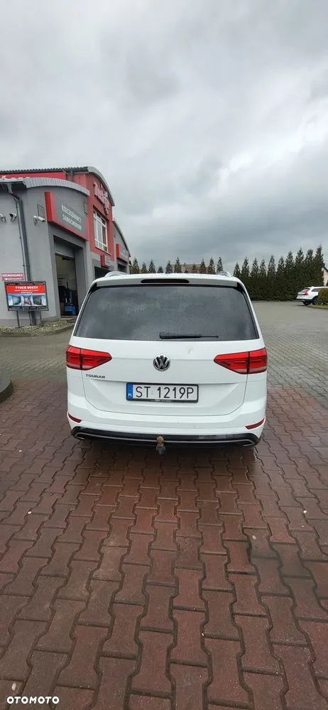 Volkswagen Touran - 10