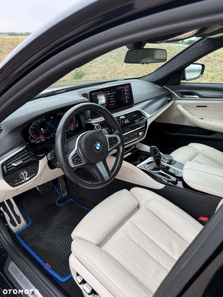 BMW Seria 5 520i M Sport Edition - 15