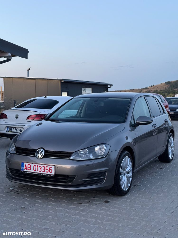 Volkswagen Golf - 1