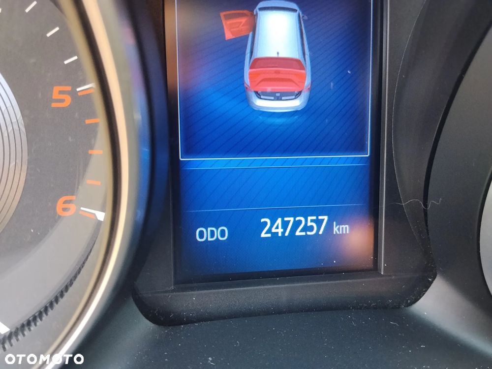 Toyota Avensis 2.0 D-4D Premium - 8