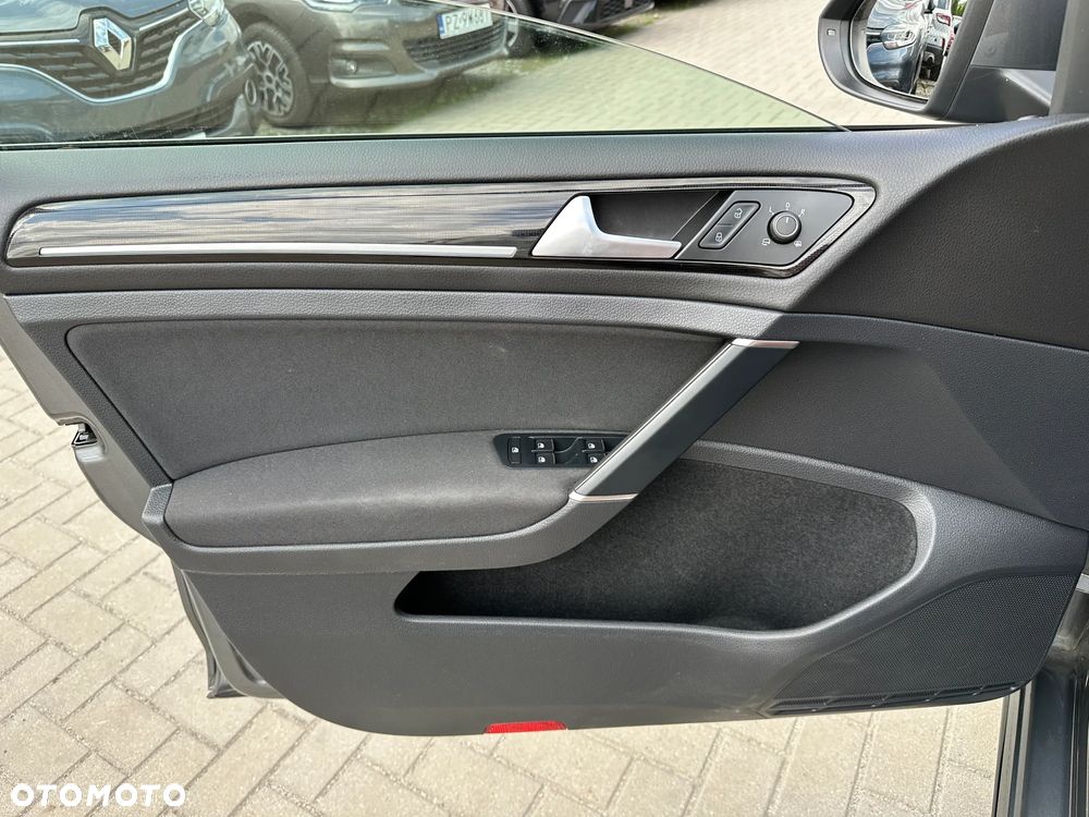 Volkswagen Golf - 20