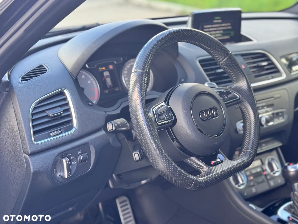 Audi RS Q3 2.5 TFSI quattro S tronic - 17